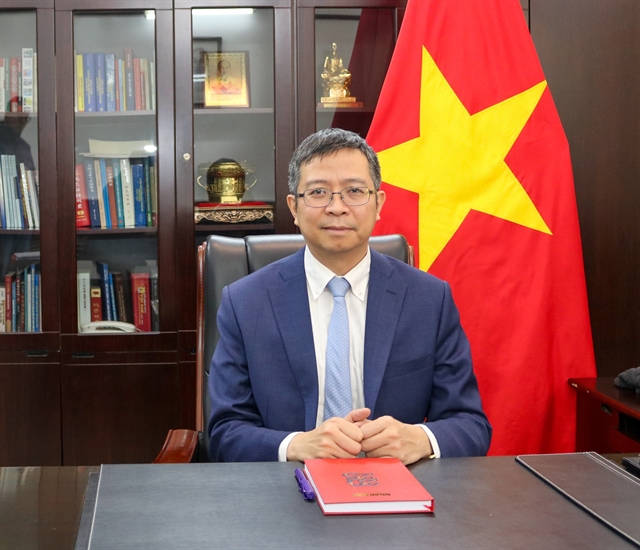 强调纪律的